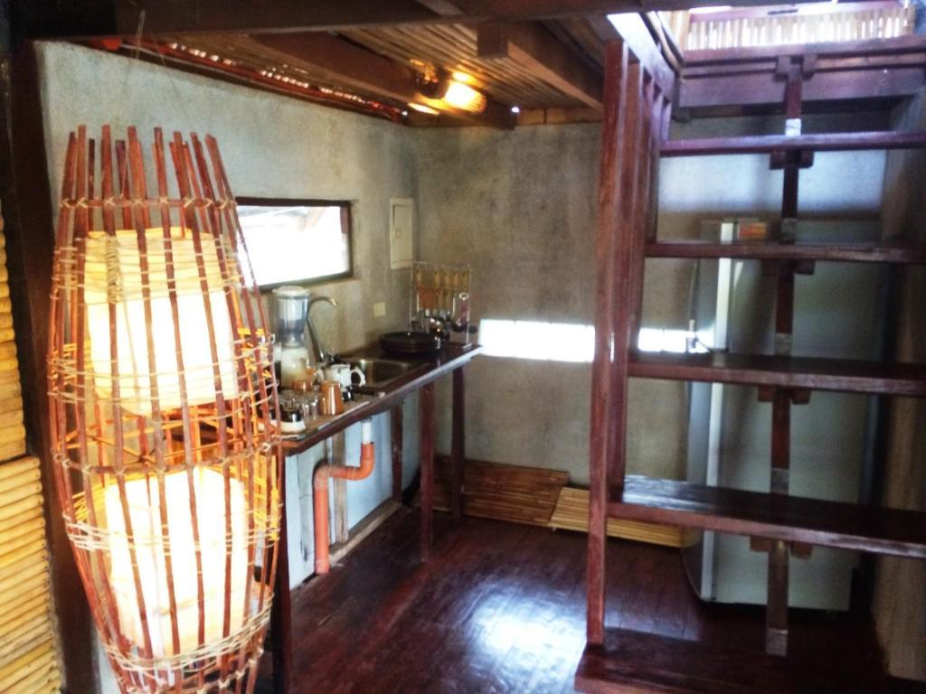 The Village House Puerto Princesa Extérieur photo