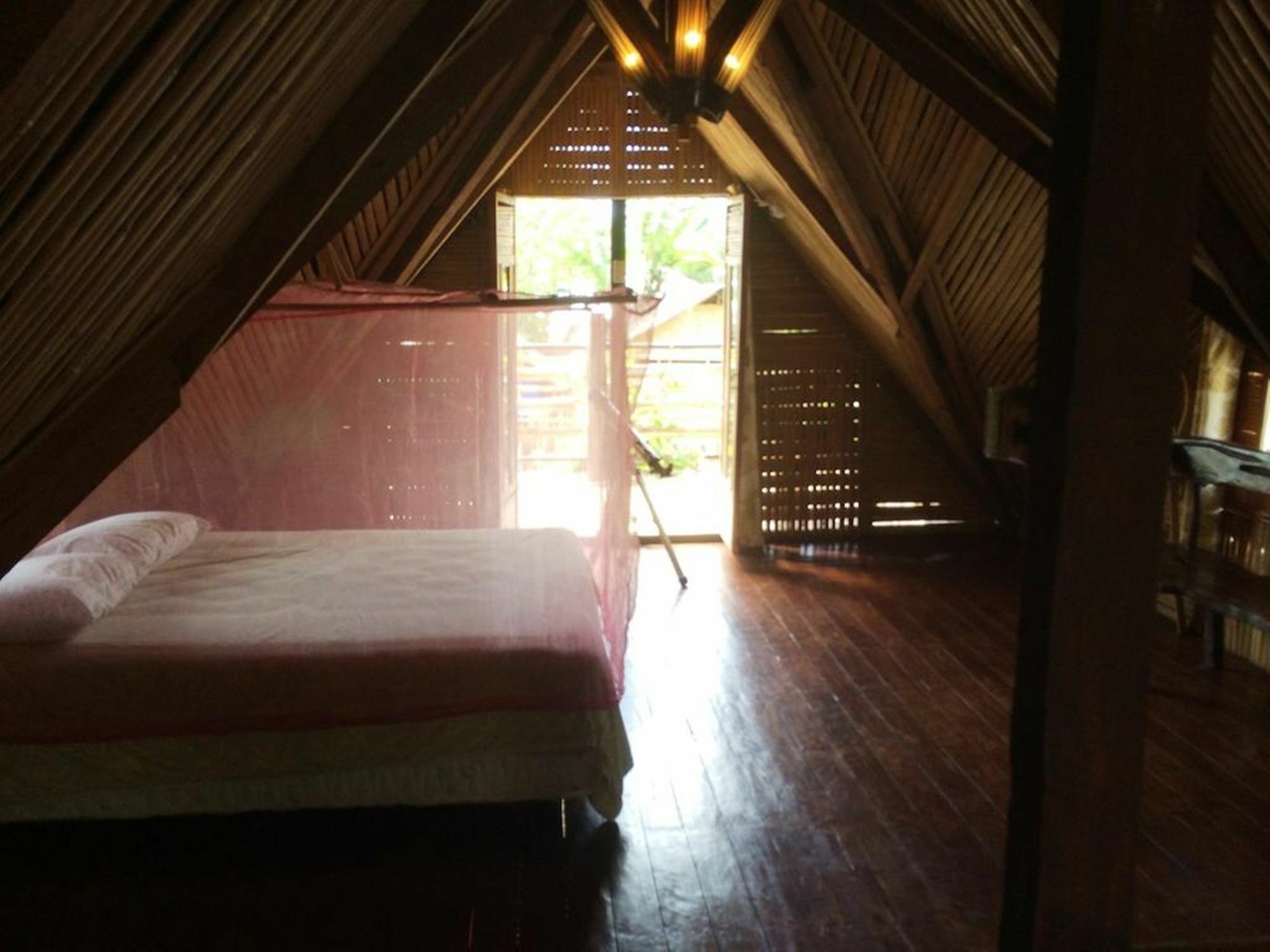 The Village House Puerto Princesa Extérieur photo