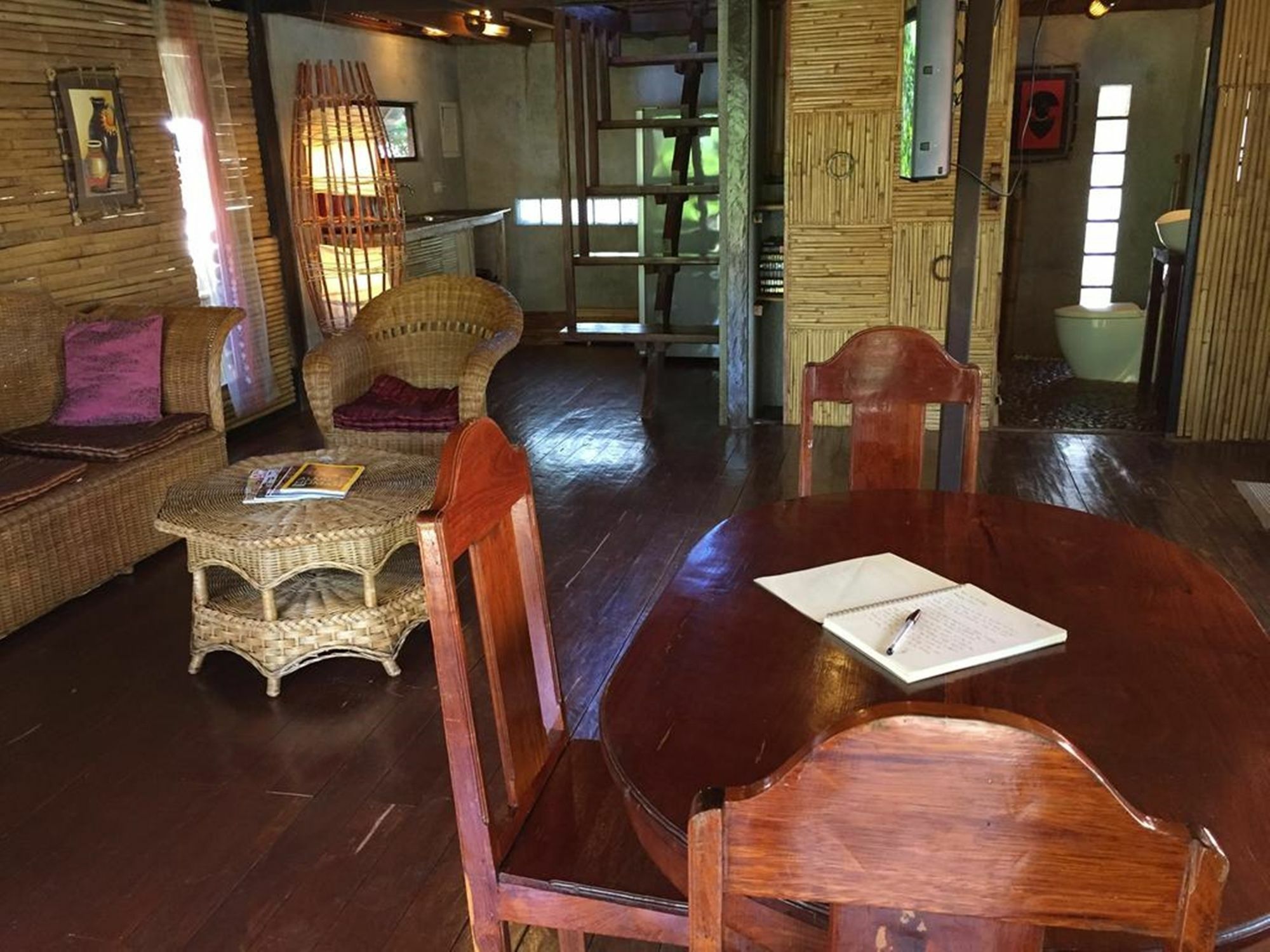 The Village House Puerto Princesa Extérieur photo