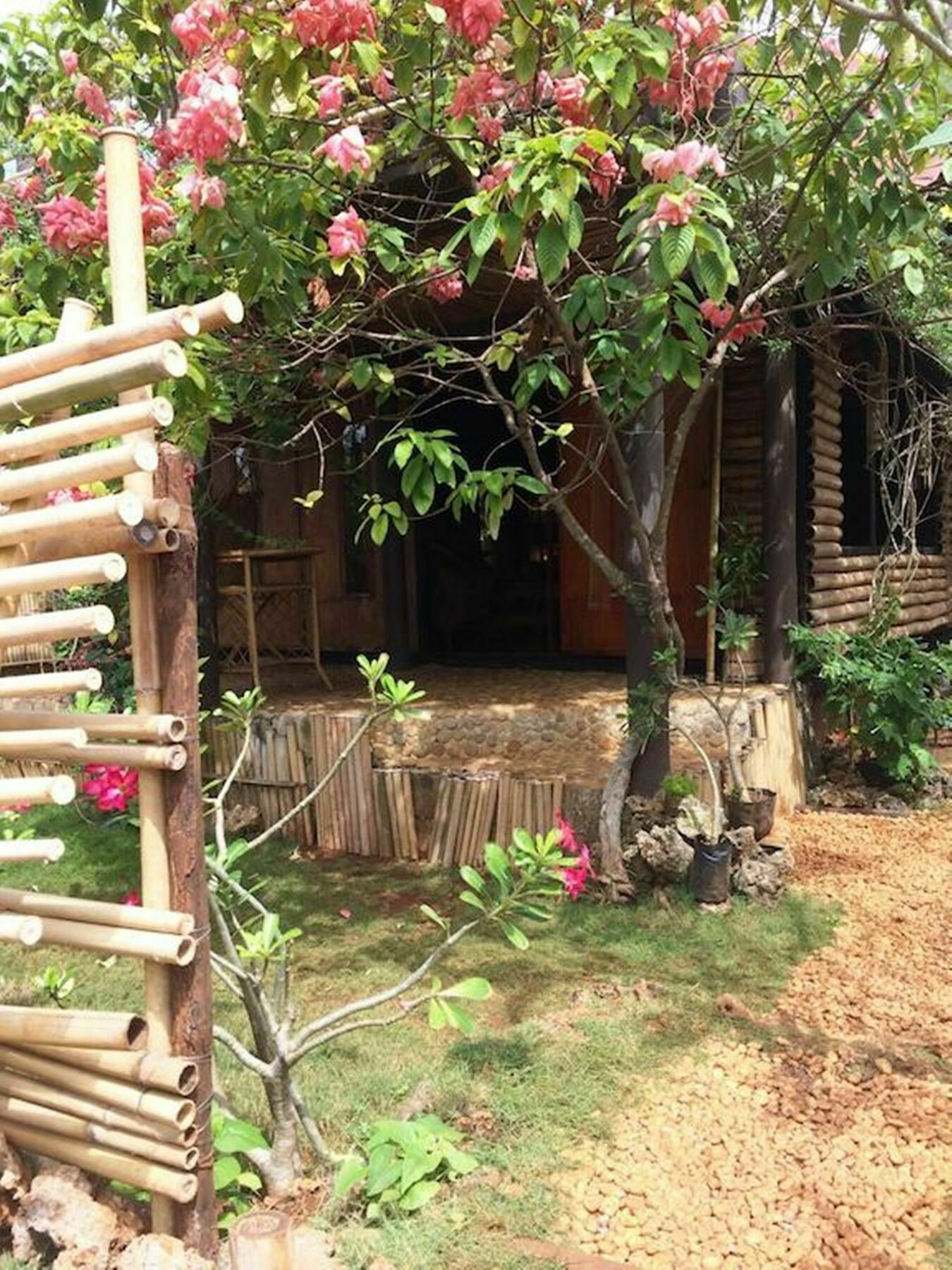 The Village House Puerto Princesa Extérieur photo